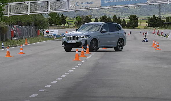 Новый BMW X3 испытали «лосиным тестом»