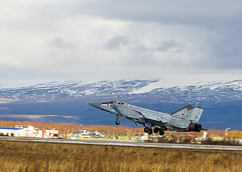 На Камчатке МиГ-31 уничтожили самолёт условного противника