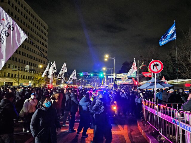 Главная оппозиционная партия Южной Кореи требует отставки президента