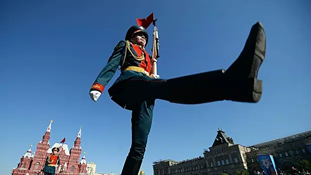 Когда проводить парад Победы в Москве?