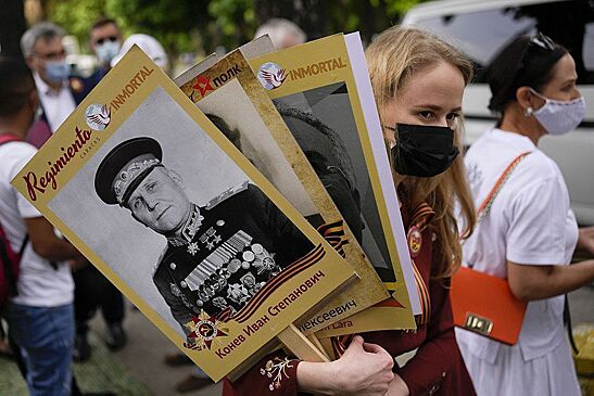 В ожидании провокаций. Как проходят шествия «Бессмертного полка» за рубежом