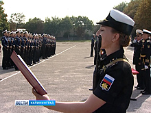 Ряды «Военно-морской академии» пополнили около 200 молодых парней шесть девушек.