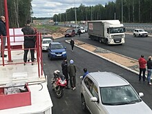 «Бензина нет!»: Автомобилисты стали заложниками АЗС на трассе Москва — Петербург