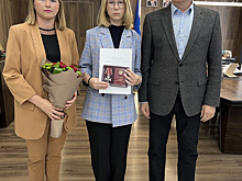 Челябинка получила орден погибшего на СВО отца
