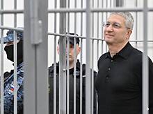При обыске у экс-замминистра обороны нашли часы с гравировкой «Такой Тимур Иванов один»