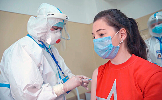 Вирусолог призвал «выбить дурь» из россиян, верящих в чипирование