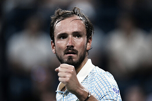 Медведев вышел в полуфинал турнира АТР-500 в Пекине