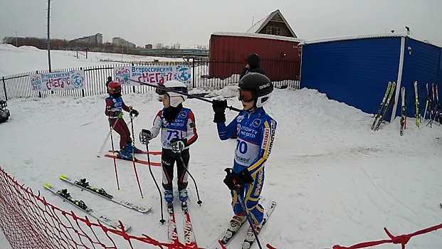 Новосибирцы отметили День снега: на Горской собрались 160 молодых лыжников