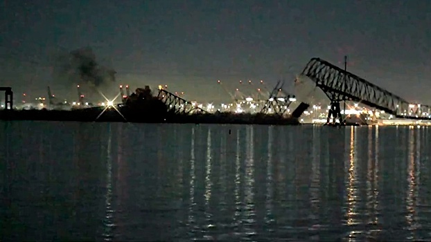 CNN: при крушении моста в Балтиморе в воду могли упасть минимум 20 человек