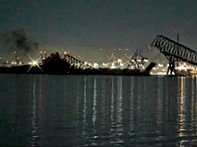 CNN: при крушении моста в Балтиморе в воду могли упасть минимум 20 человек