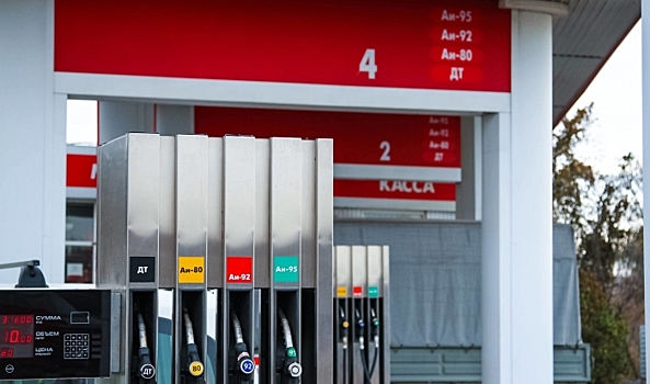 Волгоградским водителям сообщили, на какой скорости тратится меньше топлива