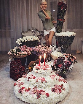 Шишкова приняла трогательное поздравление от дочери, а Гагарина исполнила песню в душе: топ видео из Instagram звезд