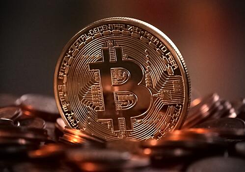 За майнинг Bitcoin начали платить вдвое меньше – в 3 раз в истории. Есть ли у него теперь шансы заменить акции и вклады?