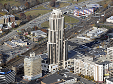 Автомобиль протаранил одну из башен Трампа в США