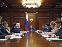 Медведев предложил рассмотреть вопрос о продлении контрсанкции
