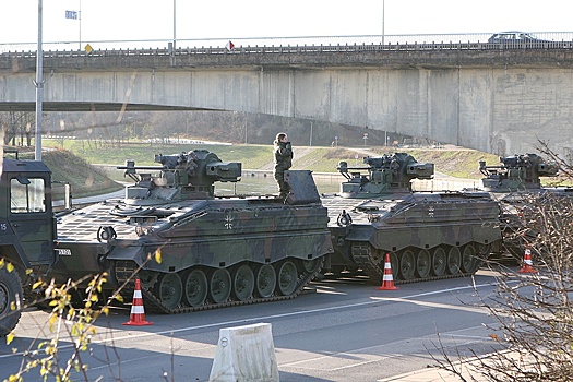 FT: Евросоюз и НАТО готовятся к переброске техники на случай войны