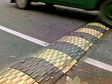 Автоэксперт объяснил, почему нельзя игнорировать «лежачих полицейских»