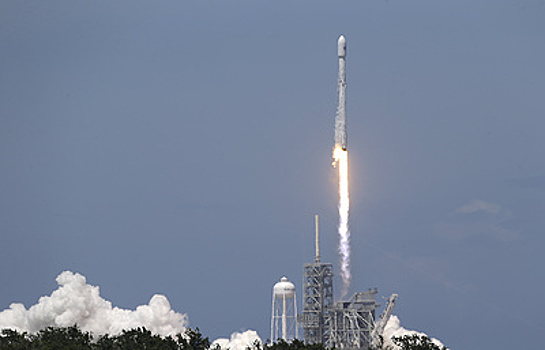 Ракета Falcon 9  стартовала с базы в Калифорнии