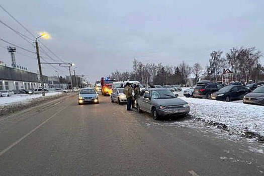 Два мальчика и девочка пострадали в результате наезда автомобиля в Омске