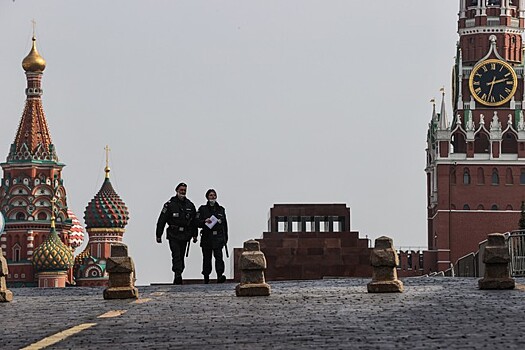 Россияне нарушали режим ради фотографий Дворцовой площади и Кремля