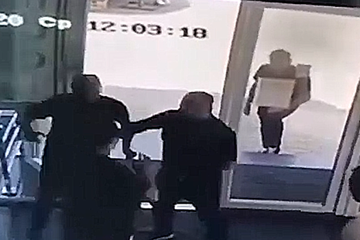Россиянин выстрелил в хозяина бистро за отказ сходить в туалет