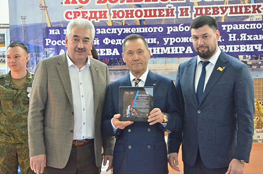 Спикер Госсовета Чувашии Леонид Черкесов: Борьба воспитывает характер, делает из мальчиков мужчин и защитников