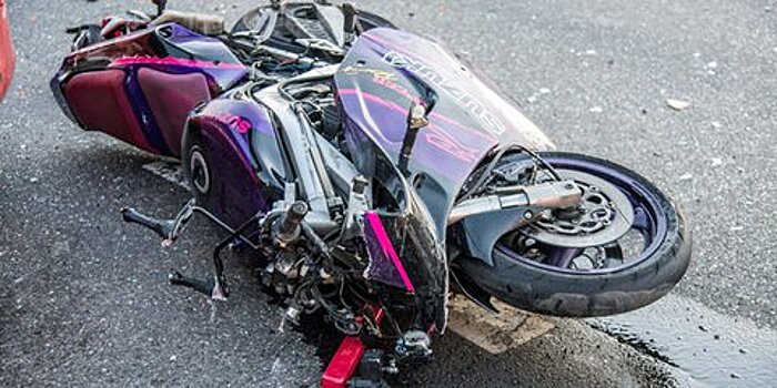 Водитель и пассажир мотоцикла погибли при столкновении с автомобилем