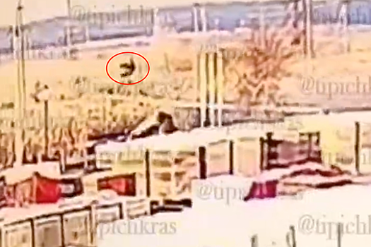 В Армавире водитель взлетел в воздух при ДТП и попал на видео