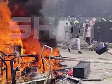 SHOT: протестующие в Непале подожгли отель Hilton, в котором могут быть россияне