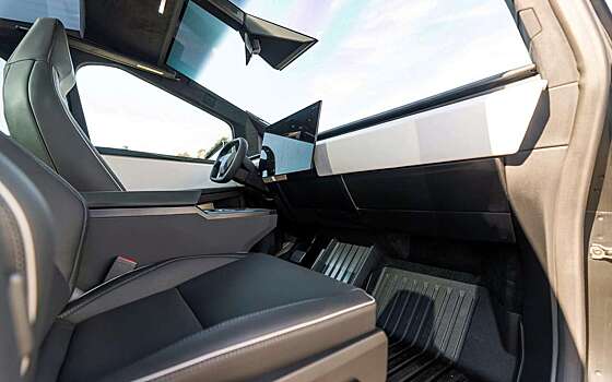 Во Флориде ненавистники Илона Маска разрисовали десятки Tesla Cybertruck