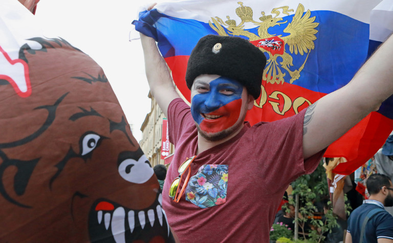 Большинство опрошенных россиян чувствуют себя счастливыми