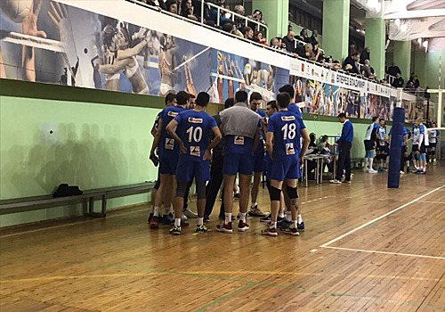 Волейболистам показали «фигу»