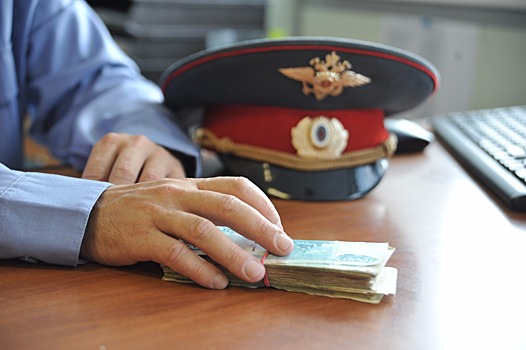 200 тысяч рублей вымогали полицейские у жителя Буденновска