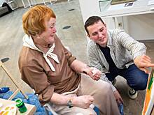 Участники «Московского долголетия» рассказали о совместной работе с известными художниками