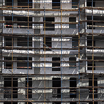 В Полтаве обрушились строительные леса, пострадали люди