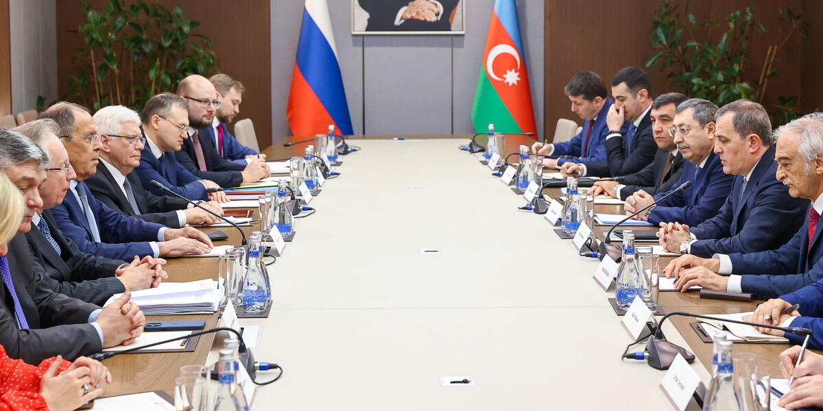 Главы МИД России и Азербайджана отметили рекордный товарооборот между странами