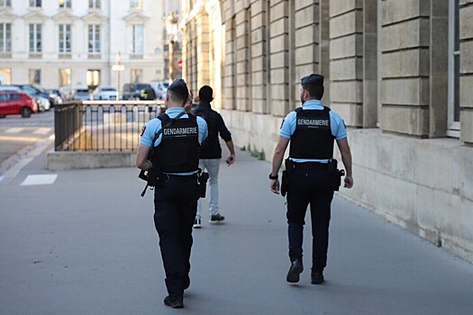 В Париже неизвестные на скутерах пытались ограбить бутик модного дома