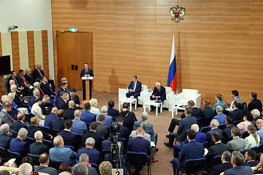 "Ъ": комиссия Госдумы занялась тремя депутатами из-за платных круглых столов