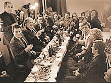 Фото с историей. 1981 год: Как Питер Устинов в Ленкоме попал за стол