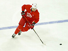 Агент Свечникова: Евгений видит себя только в «Детройте», не было планов играть в России