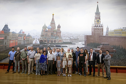 Члены Общественного совета при Минобороны России посетили выставку «Парад Победы» в Государственном историческом музее в Москве