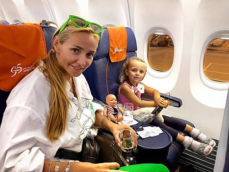 Татьяна Навка позабавила поклонников фото 5-летней дочери