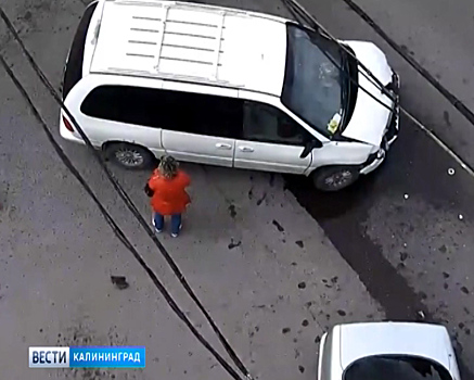 На Ленинском проспекте столкнулись два автомобиля