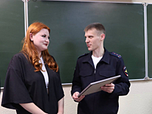 В Калининградской области полицейские и общественники провели викторину по профилактике мошенничества среди студентов