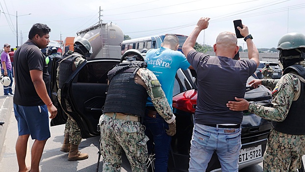 Силовики Эквадора задержали почти 330 человек