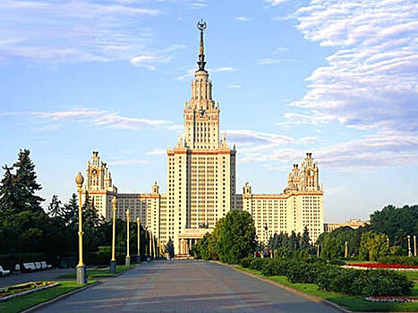 В Москве перекрыли смотровую площадку МГУ от стритрейсеров