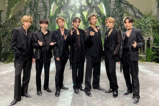BTS рассказали, зачем АРМИ ехать в Сеул