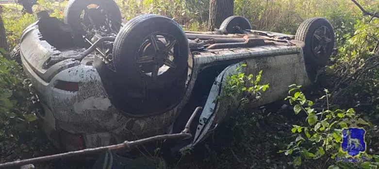 В Самарской области Nissan Terrano вылетел с трассы