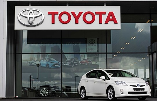 Toyota пытается оживить спрос на Prius