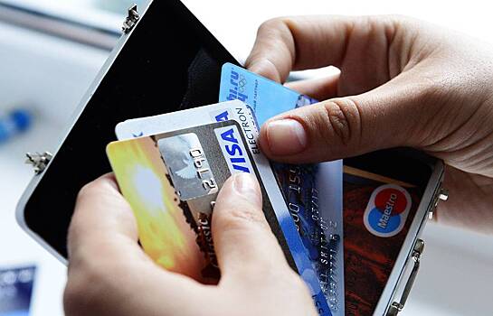 Сюрприз с кредиткой: как банки оформляют карты без ведома клиентов